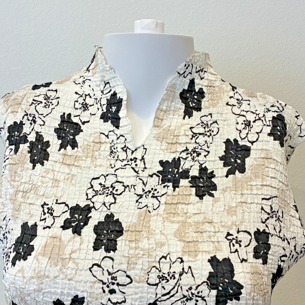 VTG Petite Sophisticate Y2K Micro Pleats Asian Inspired Top M Ivory Black Floral